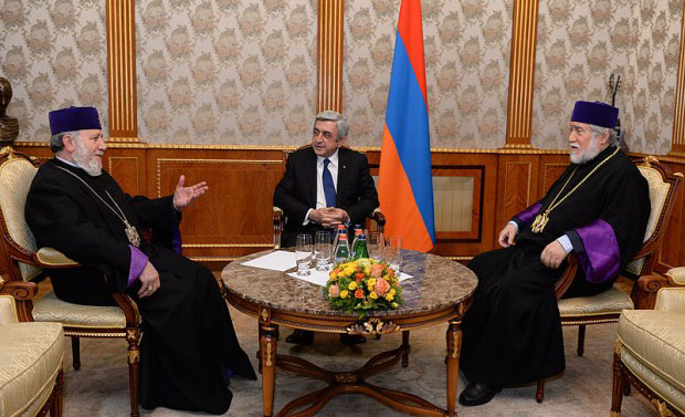 Sarkisyan Karekin II  ve Aram I'le görüştü